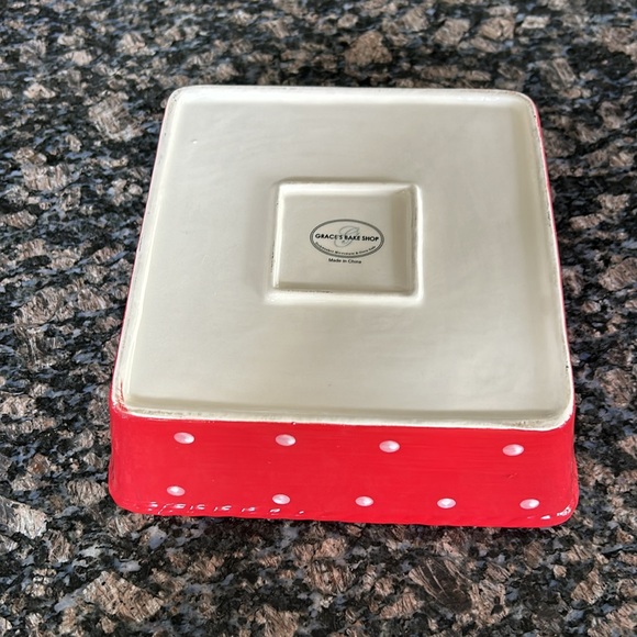 GRACES BAKE SHOP 8X8 GINGERBREAD AND CANDY CANE CASSEROLE BAKING DISH - Picture 3 of 6